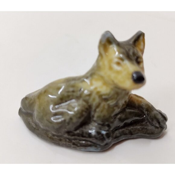 Wade Whimsies German Shepherd Dog Mini Figurine England Vintage Wade - Picture 1 of 2